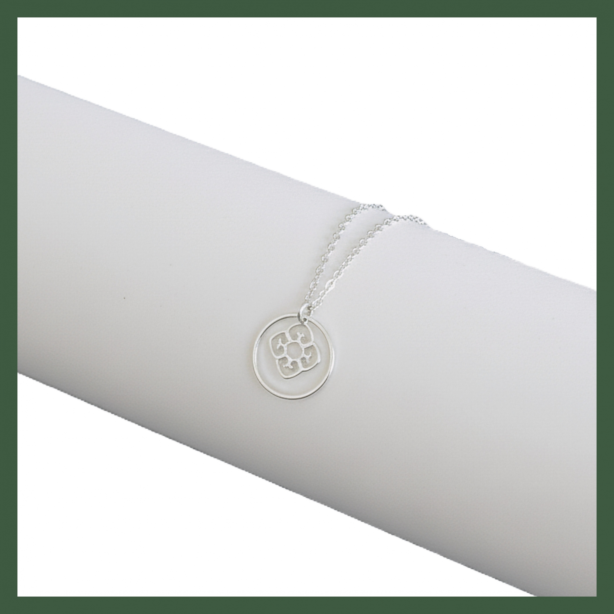 Collier Anneau  Arabesque  cœurs